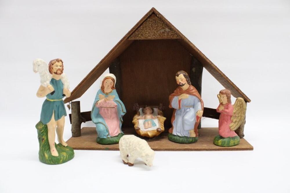 Vintage Christmas Nativity Wood Stable Japan 7 Piece Set Hand Painted